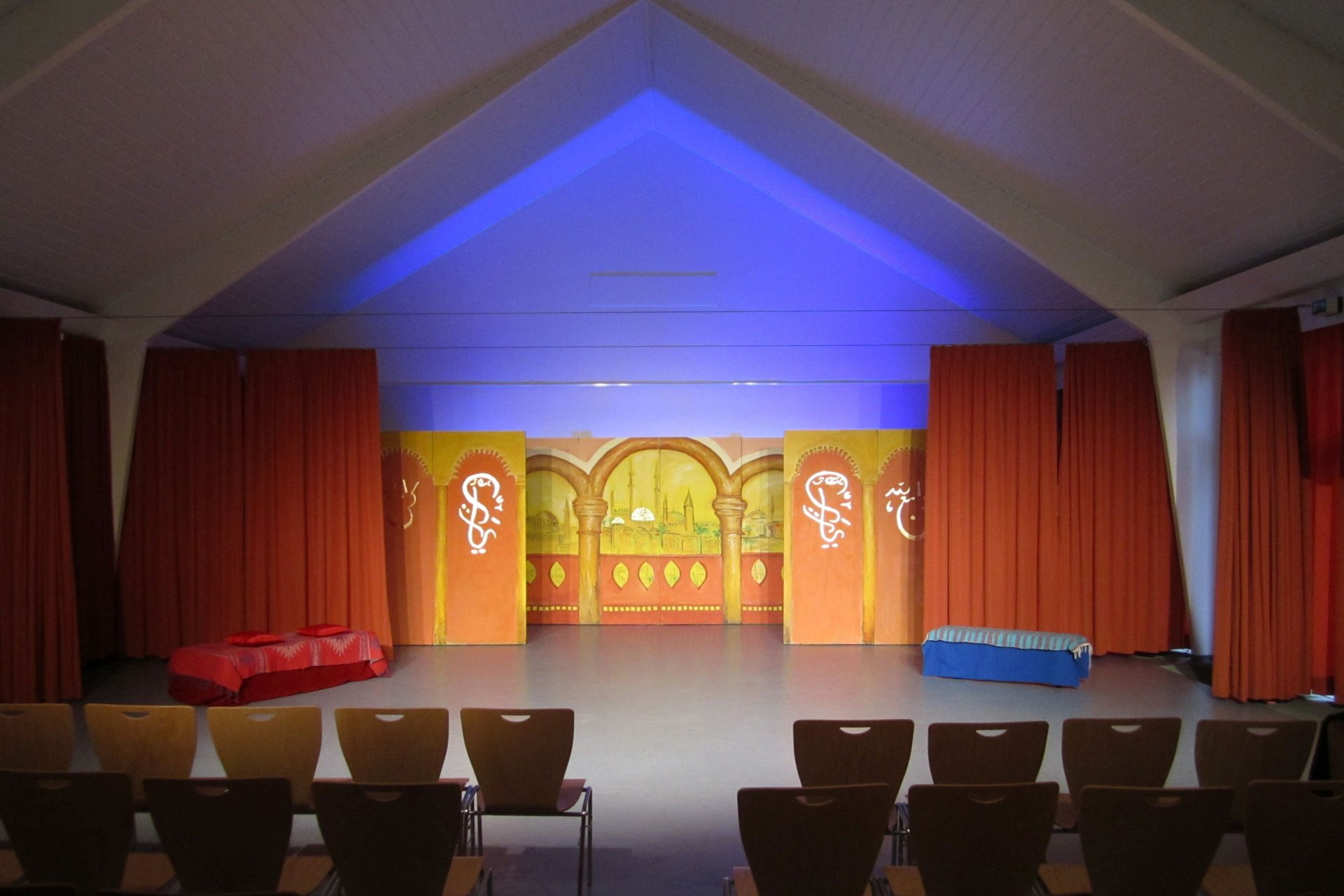 Die Bühne im Martins-Saal